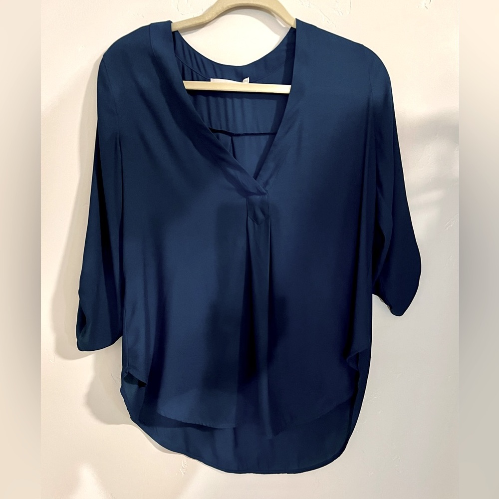 Lush flowy navy blouse with elbow-length and wide-cuffed sleeve SM